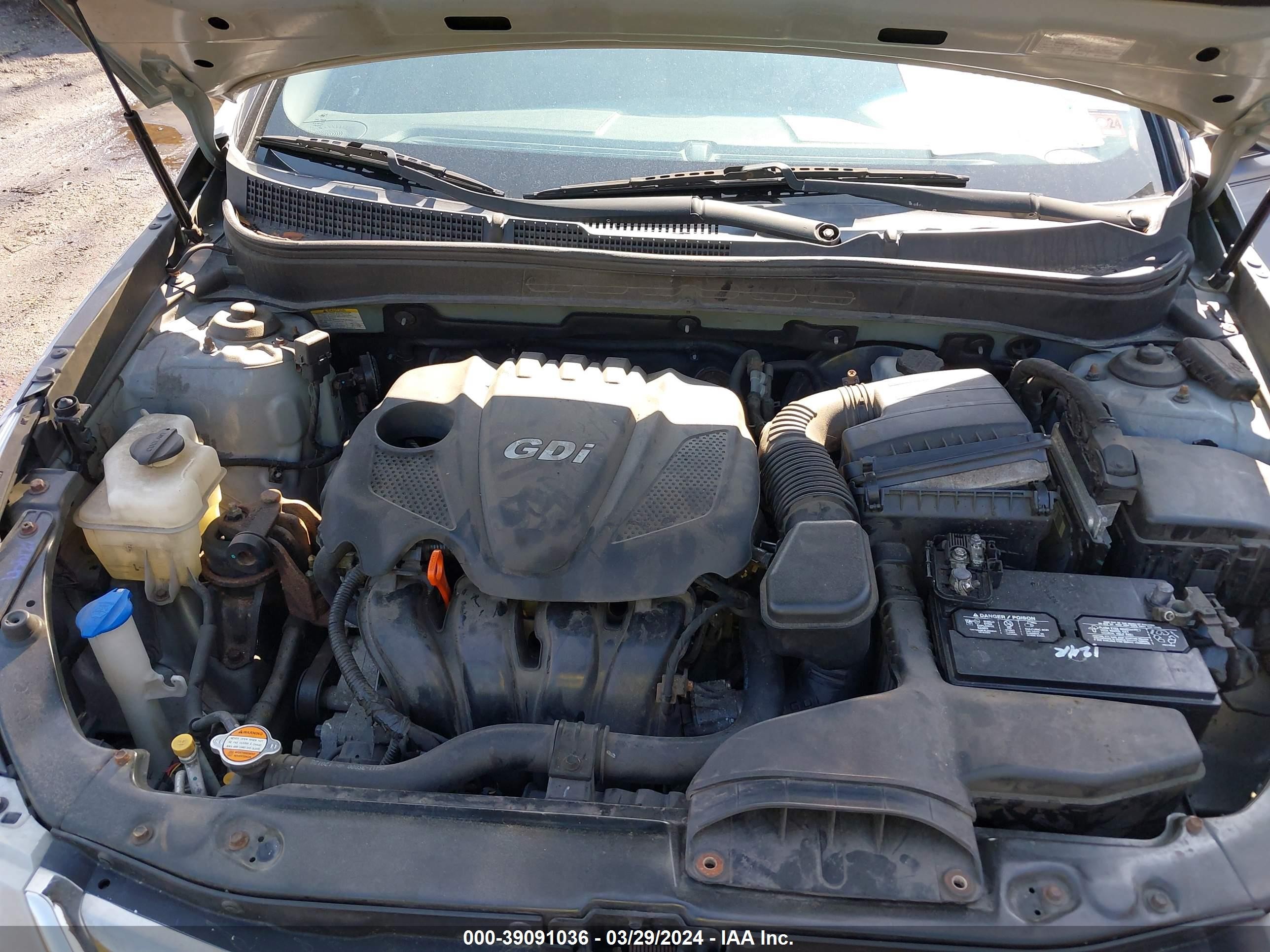 Photo 9 VIN: 5NPEC4AC2CH498786 - HYUNDAI SONATA 