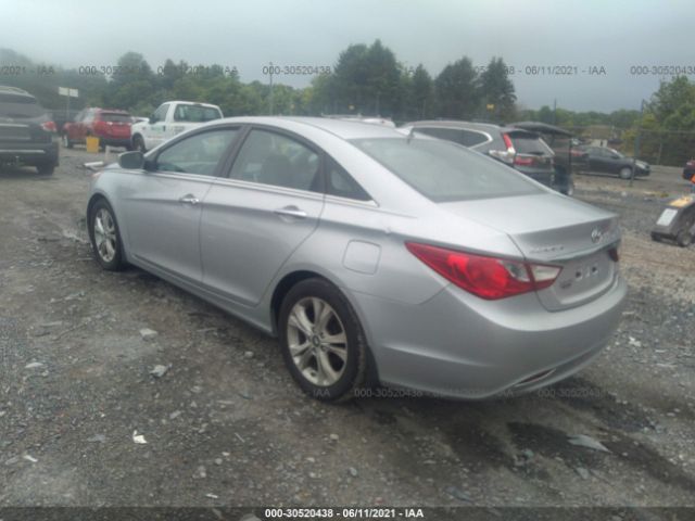 Photo 2 VIN: 5NPEC4AC2DH549530 - HYUNDAI SONATA 