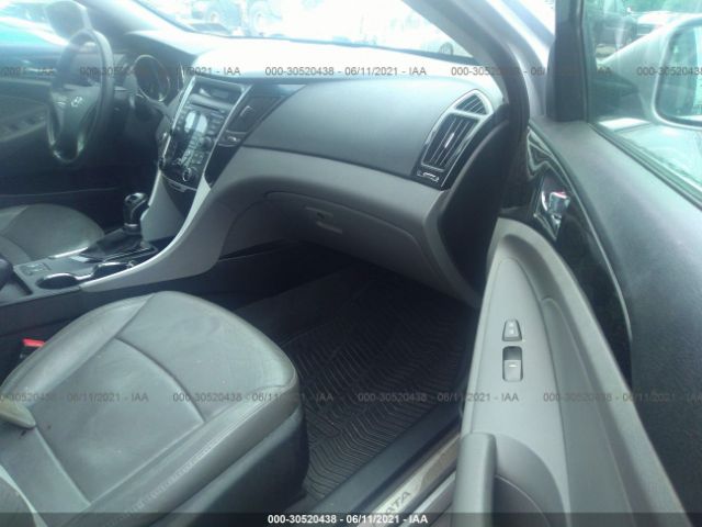 Photo 4 VIN: 5NPEC4AC2DH549530 - HYUNDAI SONATA 