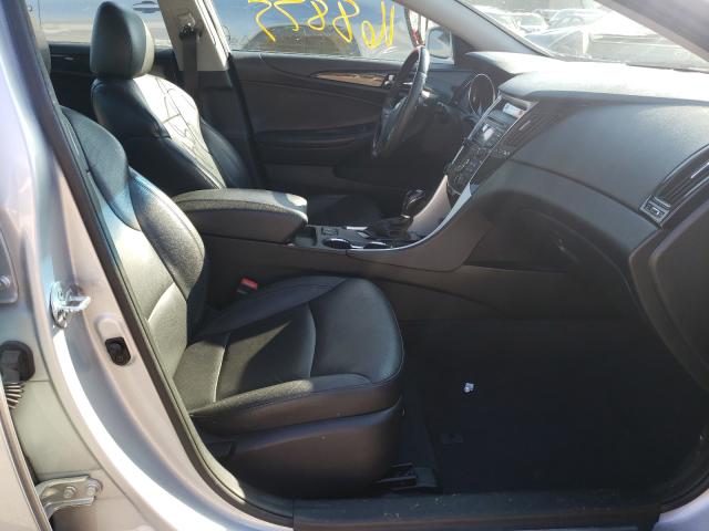 Photo 4 VIN: 5NPEC4AC2DH796689 - HYUNDAI SONATA SE 