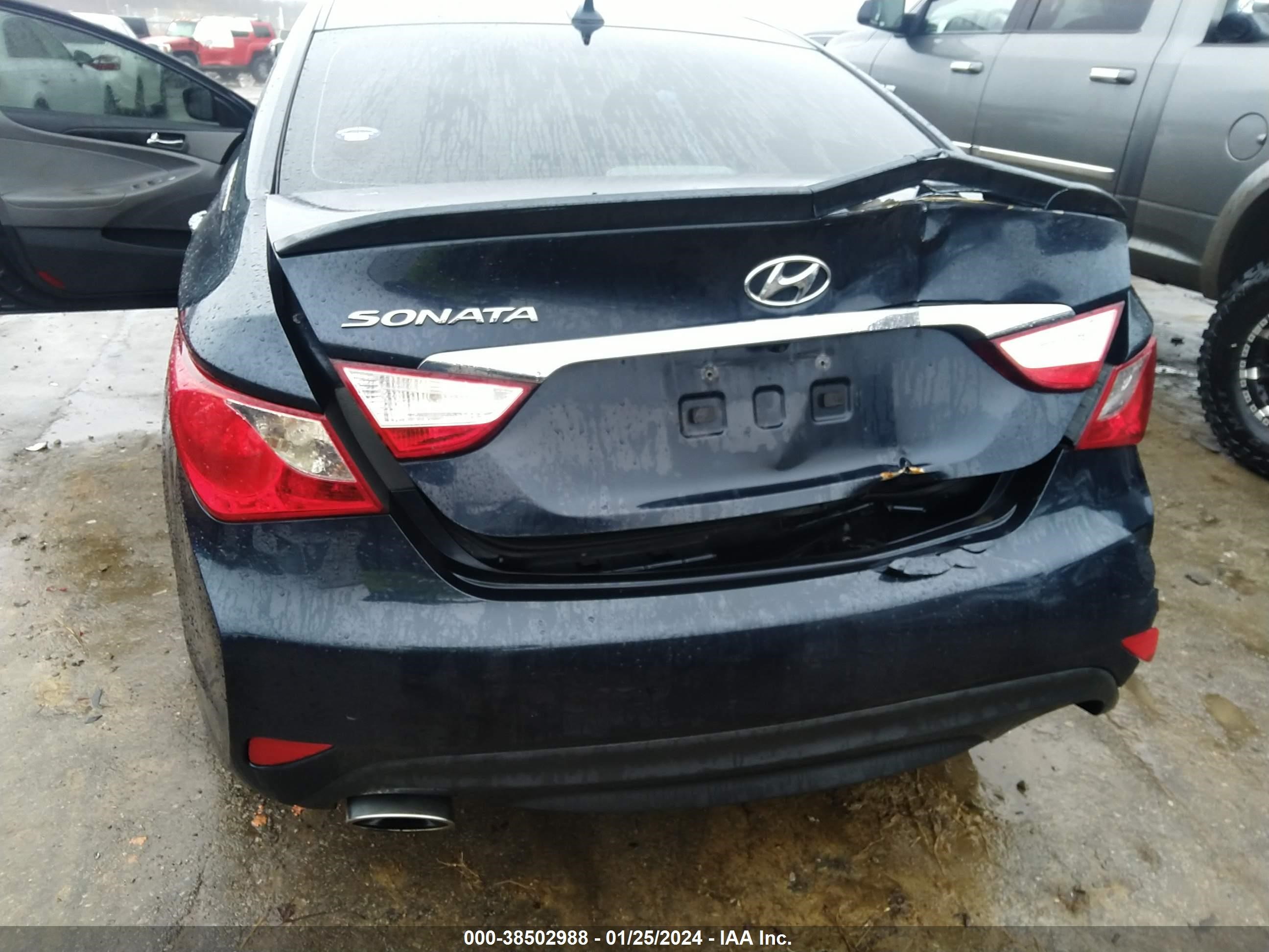 Photo 5 VIN: 5NPEC4AC2EH877418 - HYUNDAI SONATA 