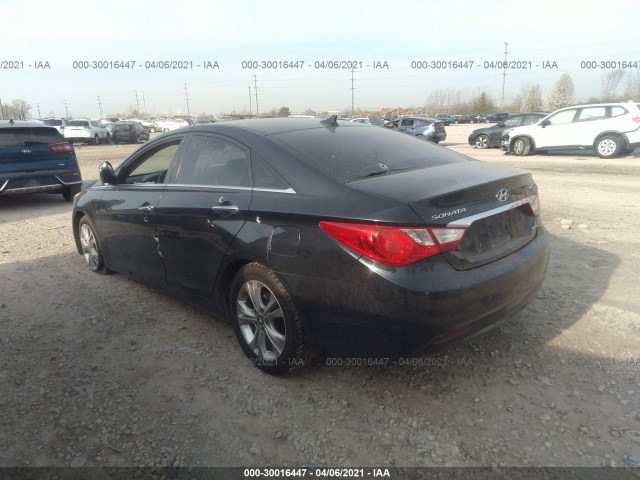 Photo 2 VIN: 5NPEC4AC3BH001095 - HYUNDAI SONATA 