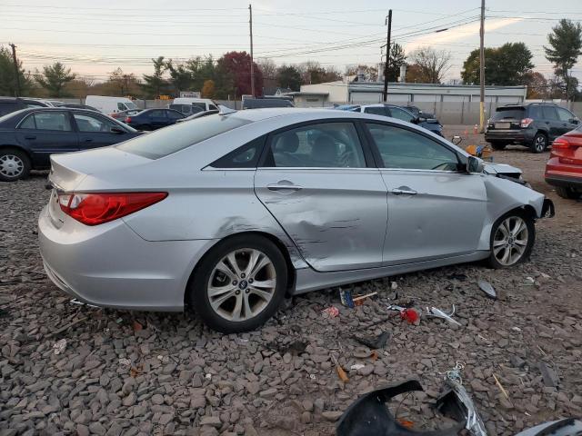 Photo 2 VIN: 5NPEC4AC3BH080073 - HYUNDAI SONATA SE 