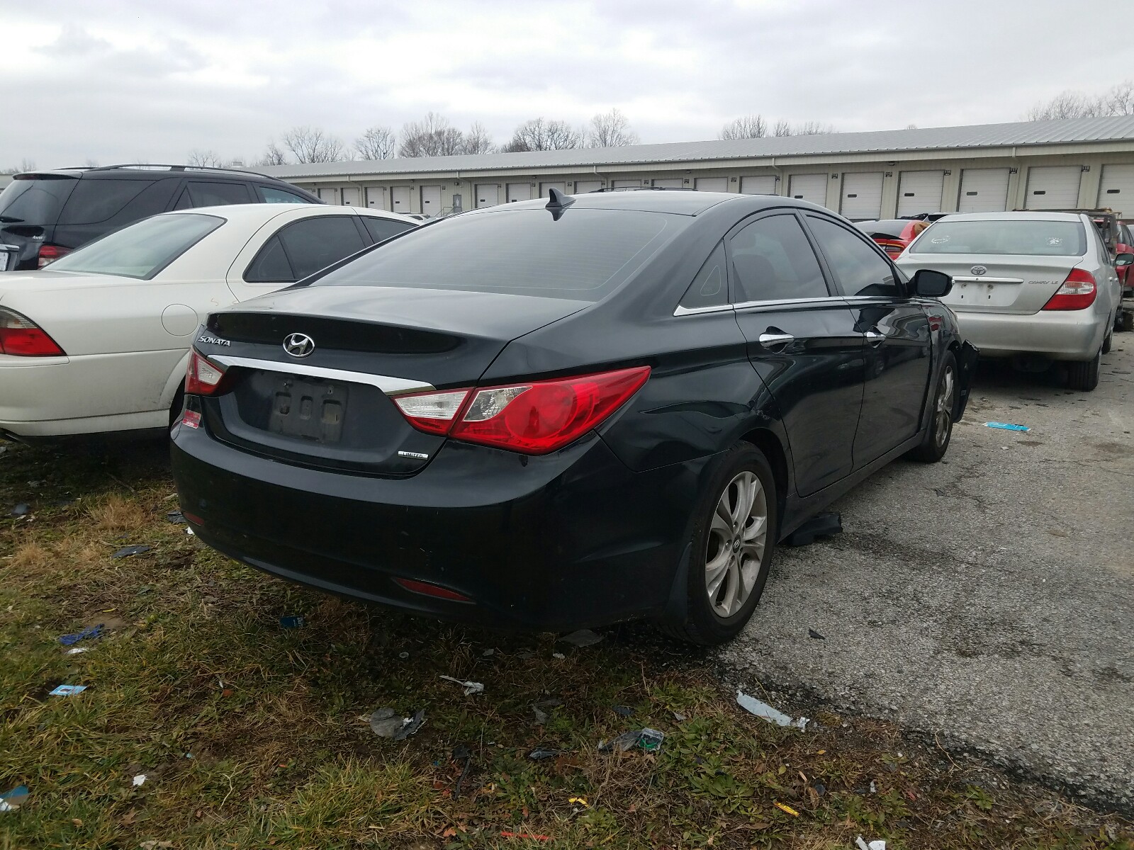 Photo 3 VIN: 5NPEC4AC3BH120619 - HYUNDAI SONATA SE 