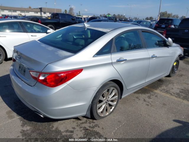 Photo 3 VIN: 5NPEC4AC3BH185499 - HYUNDAI SONATA 