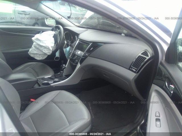 Photo 4 VIN: 5NPEC4AC3BH256443 - HYUNDAI SONATA 