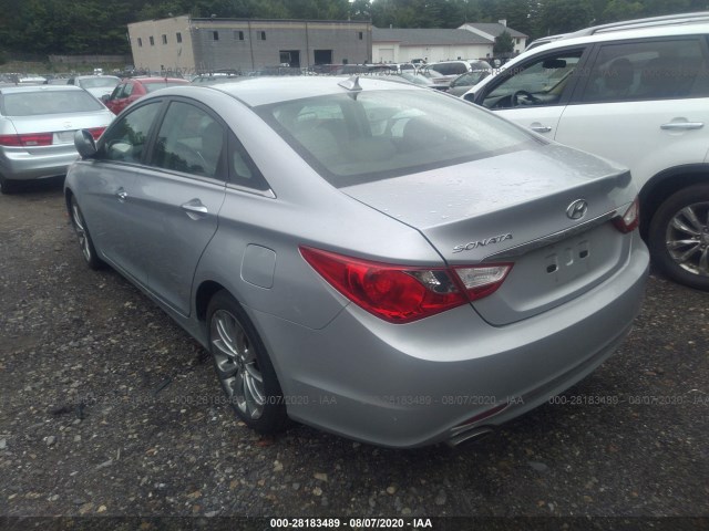 Photo 2 VIN: 5NPEC4AC3CH328226 - HYUNDAI SONATA 