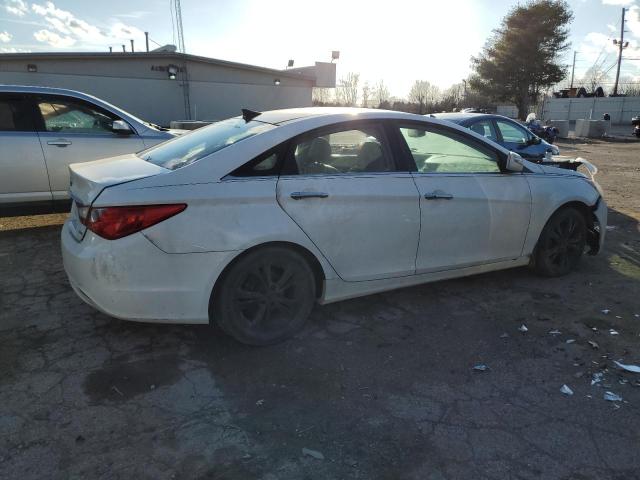 Photo 2 VIN: 5NPEC4AC3CH383291 - HYUNDAI SONATA SE 