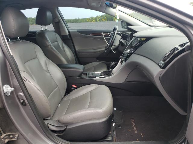 Photo 4 VIN: 5NPEC4AC3CH388927 - HYUNDAI SONATA 