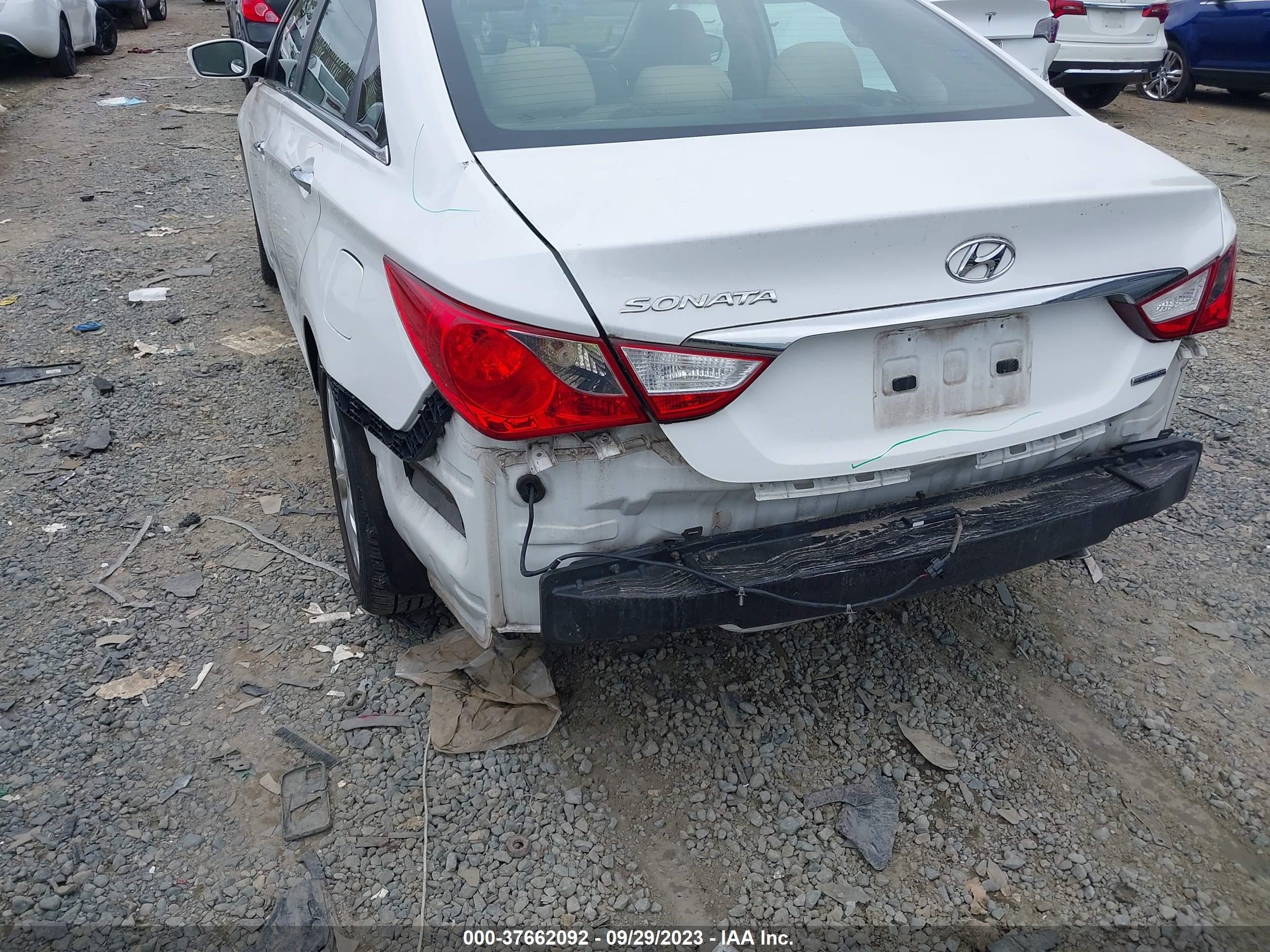 Photo 5 VIN: 5NPEC4AC3CH392301 - HYUNDAI SONATA 