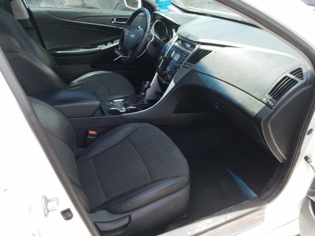 Photo 4 VIN: 5NPEC4AC3CH394677 - HYUNDAI SONATA SE 