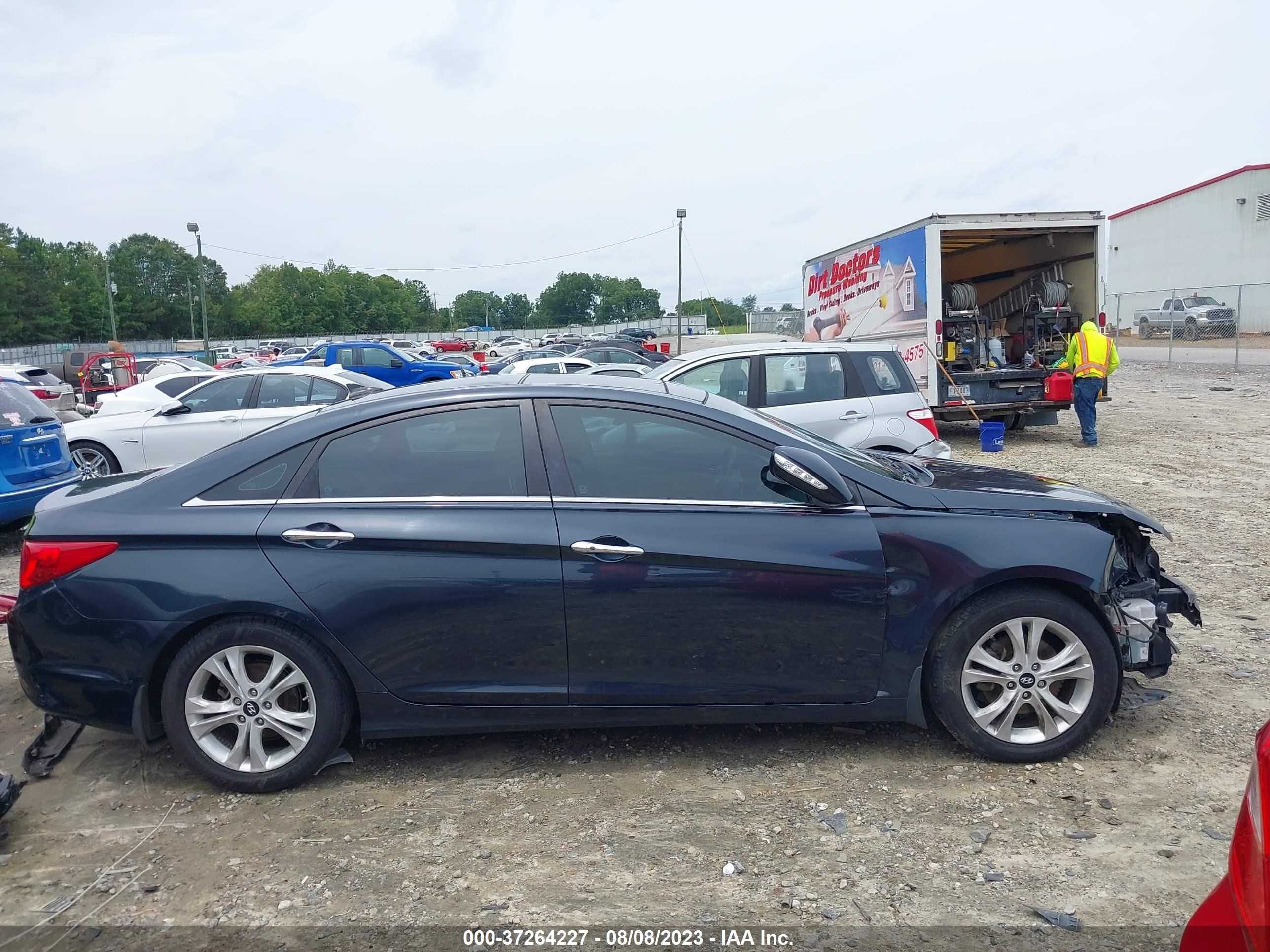 Photo 13 VIN: 5NPEC4AC3CH466025 - HYUNDAI SONATA 