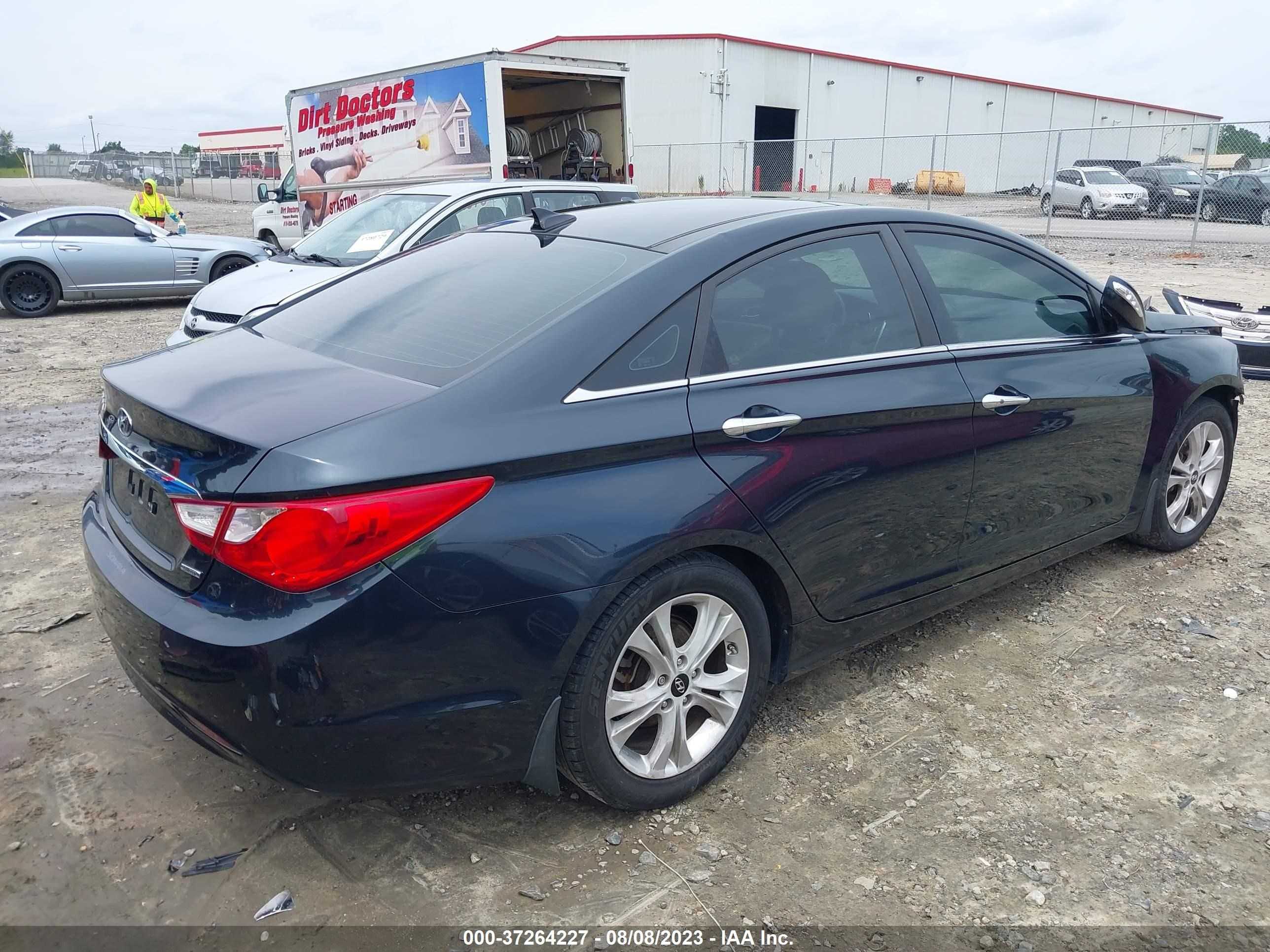 Photo 3 VIN: 5NPEC4AC3CH466025 - HYUNDAI SONATA 