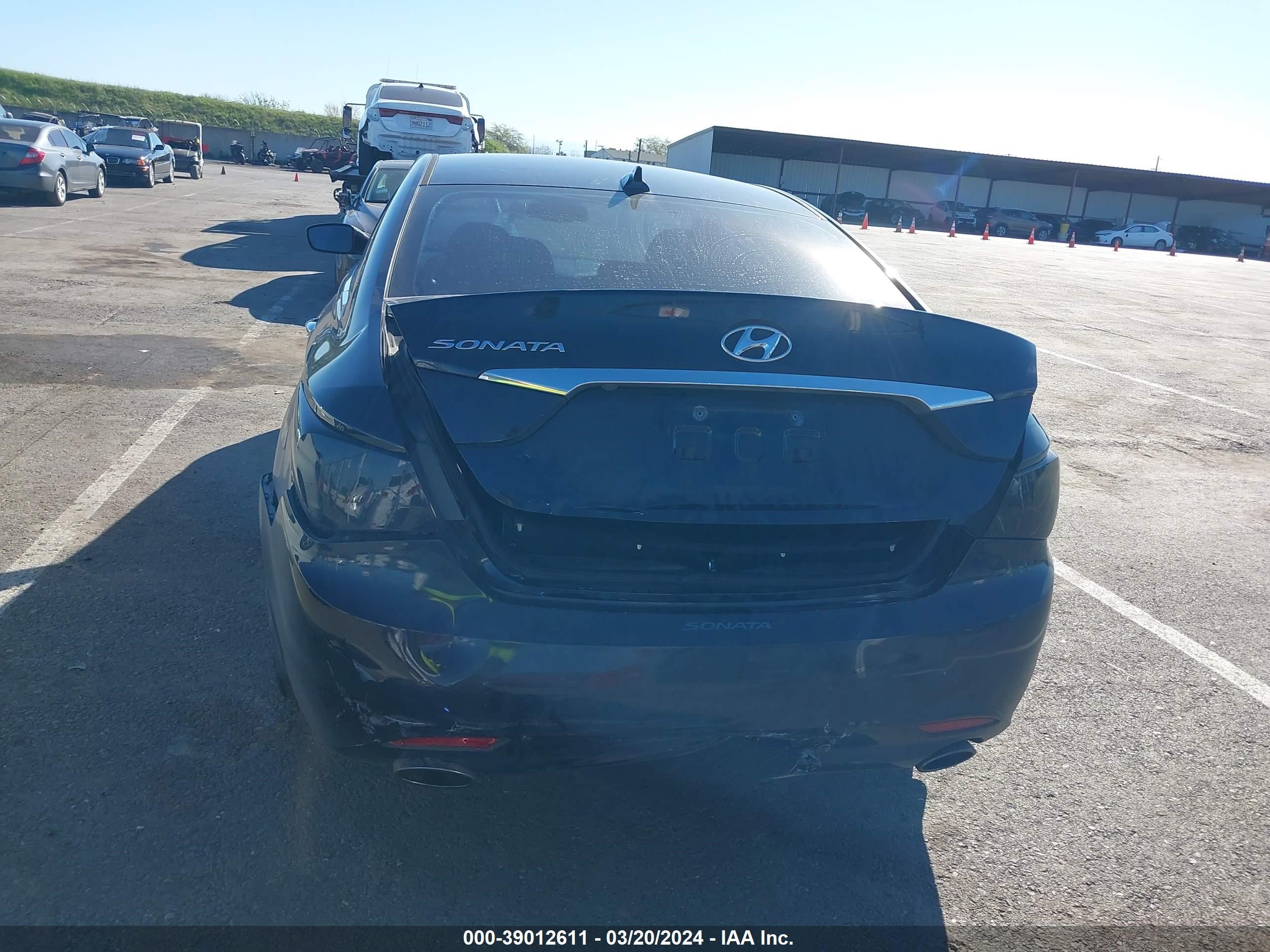 Photo 11 VIN: 5NPEC4AC3CH483052 - HYUNDAI SONATA 