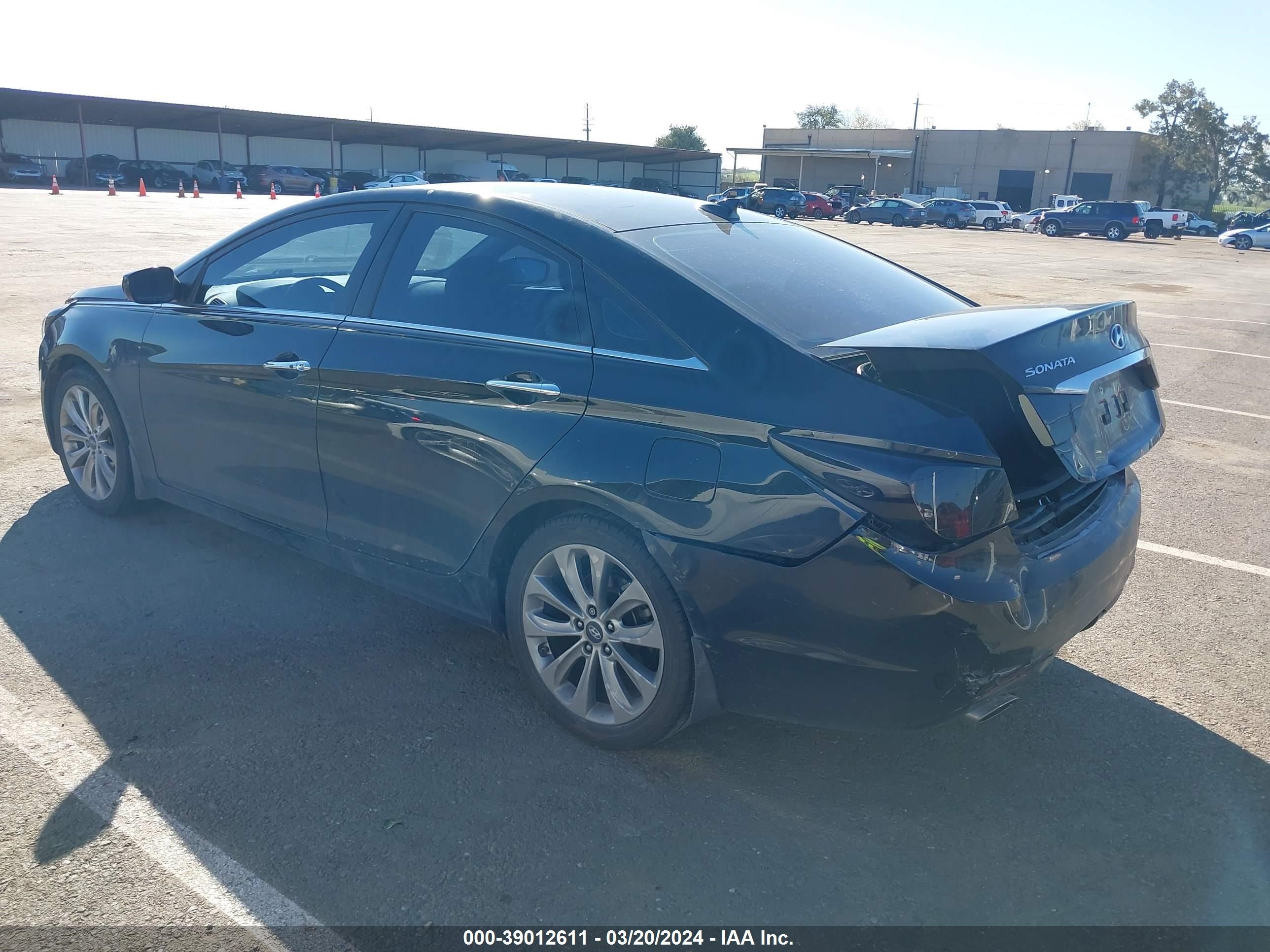 Photo 2 VIN: 5NPEC4AC3CH483052 - HYUNDAI SONATA 