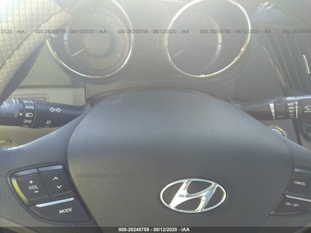 Photo 6 VIN: 5NPEC4AC3DH567230 - HYUNDAI SONATA 