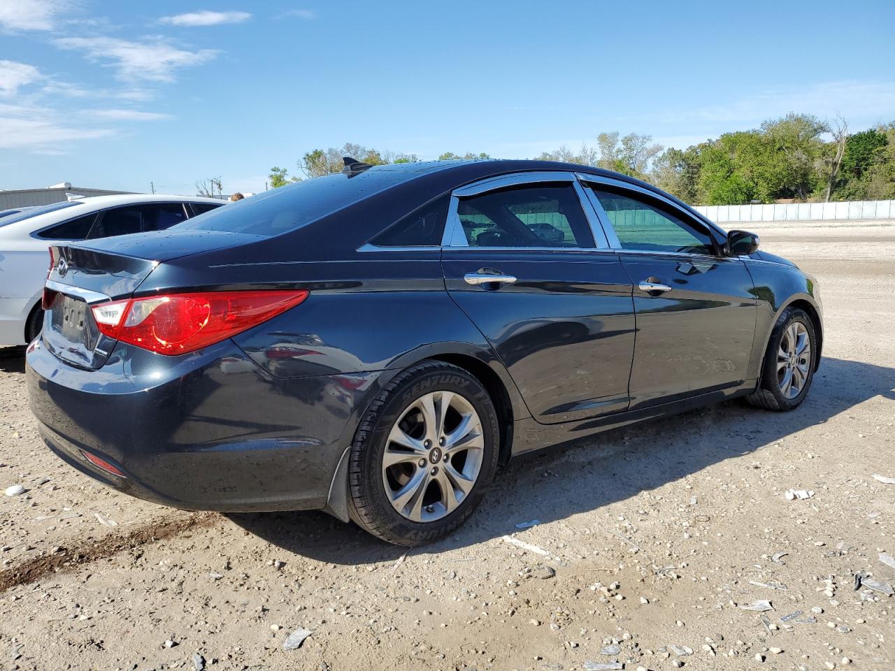 Photo 2 VIN: 5NPEC4AC3DH576543 - HYUNDAI SONATA 