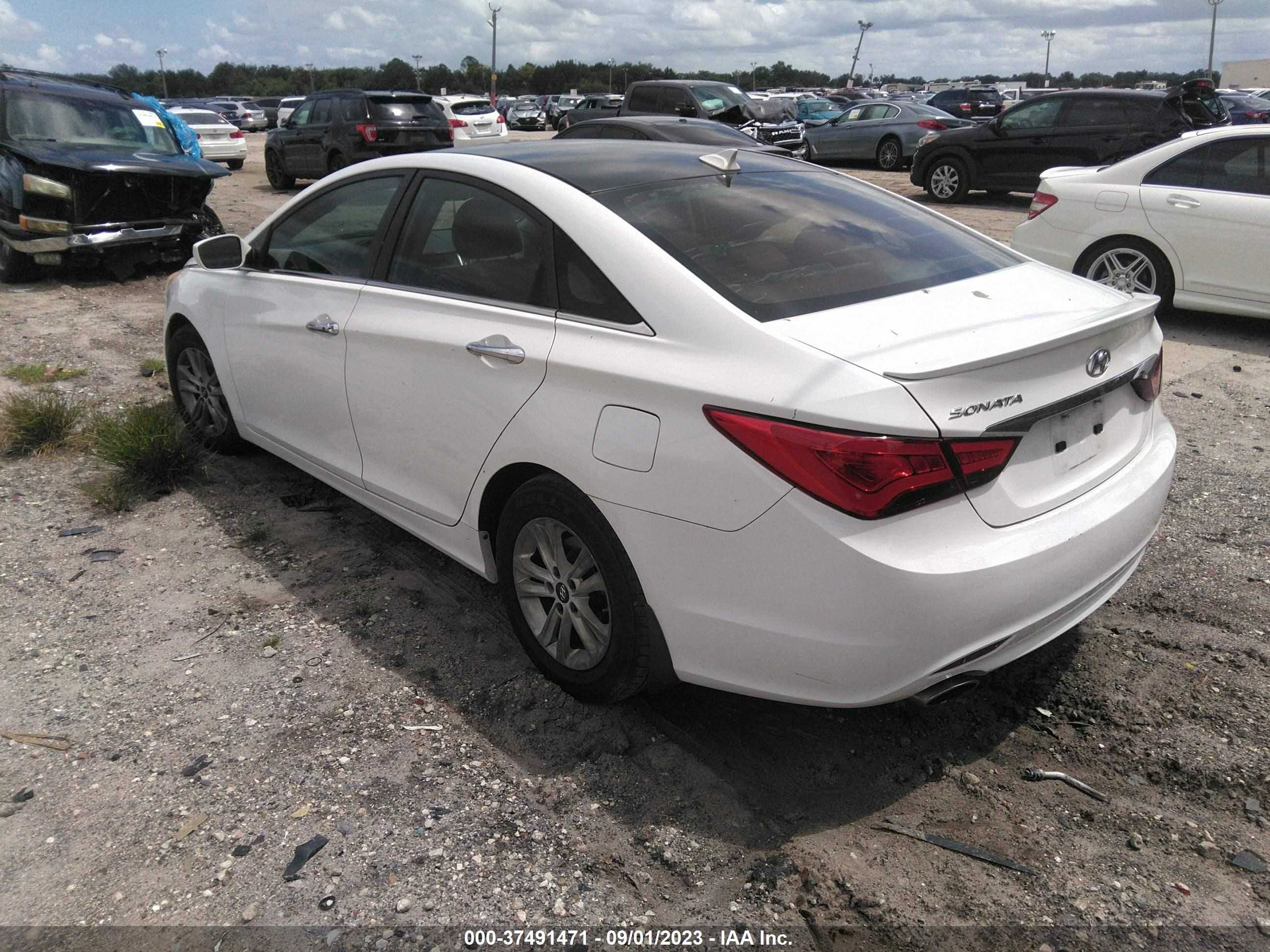 Photo 2 VIN: 5NPEC4AC3DH777035 - HYUNDAI SONATA 