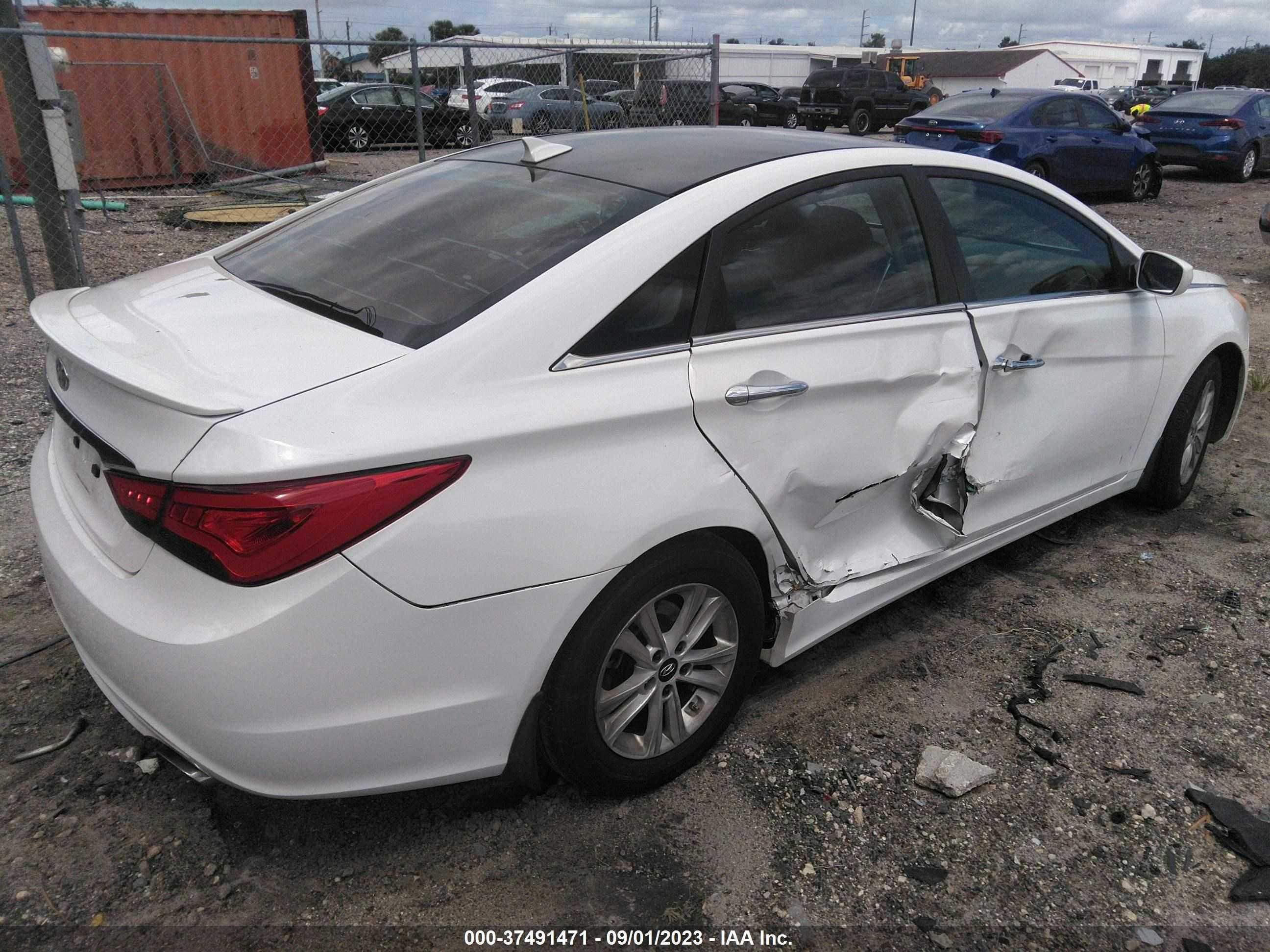 Photo 3 VIN: 5NPEC4AC3DH777035 - HYUNDAI SONATA 