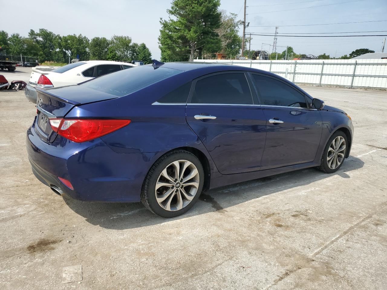 Photo 2 VIN: 5NPEC4AC3EH886211 - HYUNDAI SONATA 