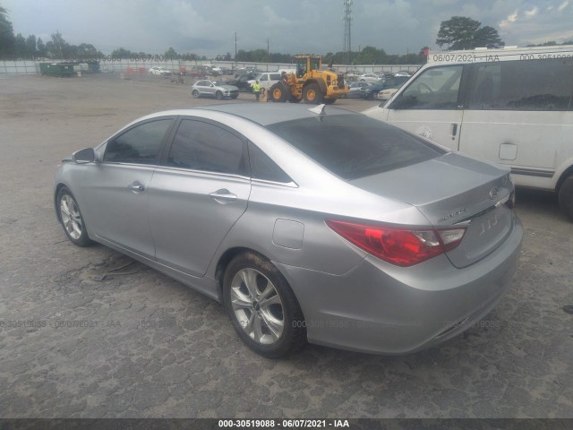 Photo 2 VIN: 5NPEC4AC4BH000943 - HYUNDAI SONATA 