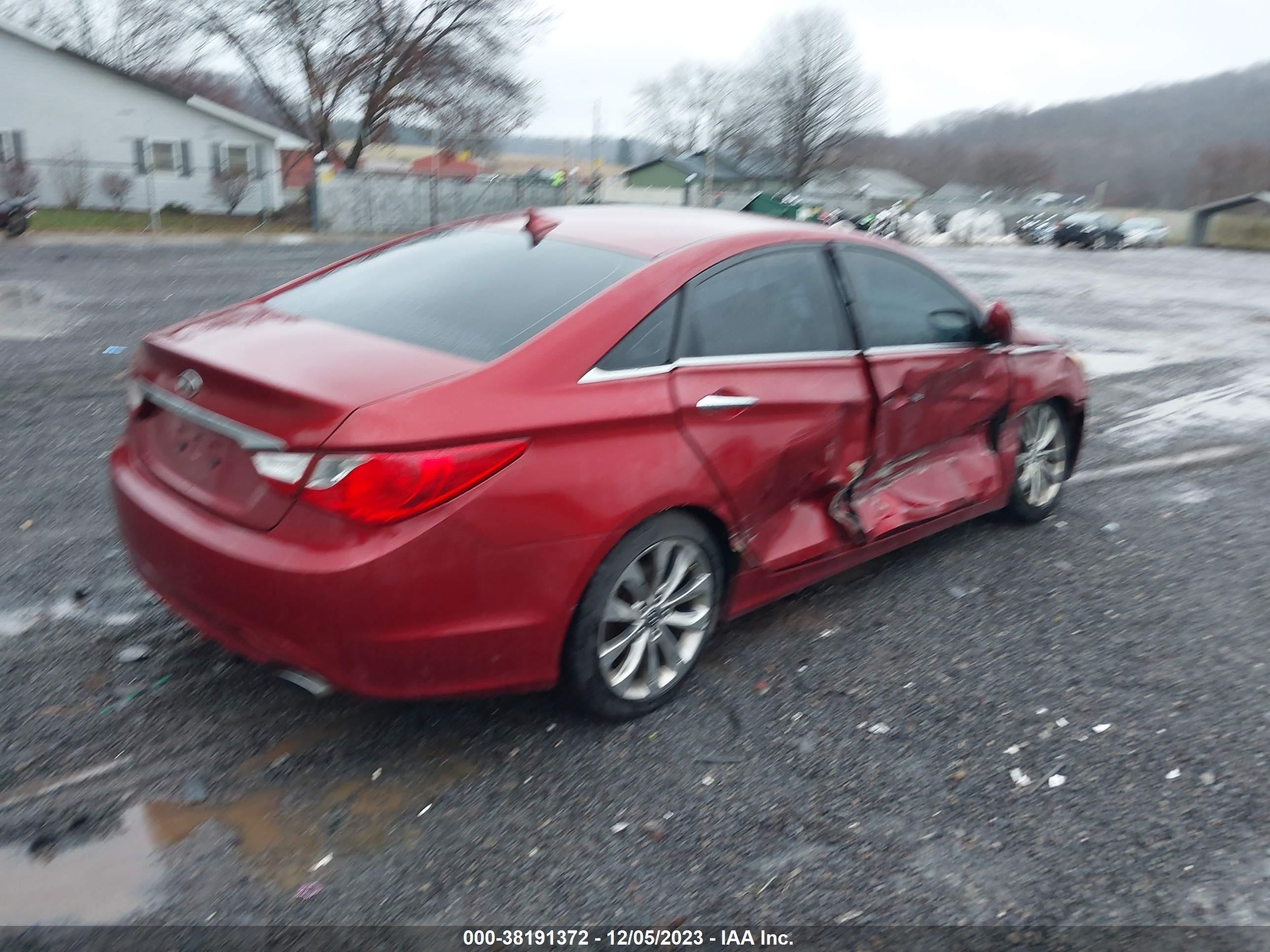 Photo 3 VIN: 5NPEC4AC4BH152821 - HYUNDAI SONATA 