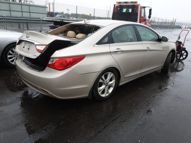 Photo 3 VIN: 5NPEC4AC4BH195569 - HYUNDAI SONATA SE 