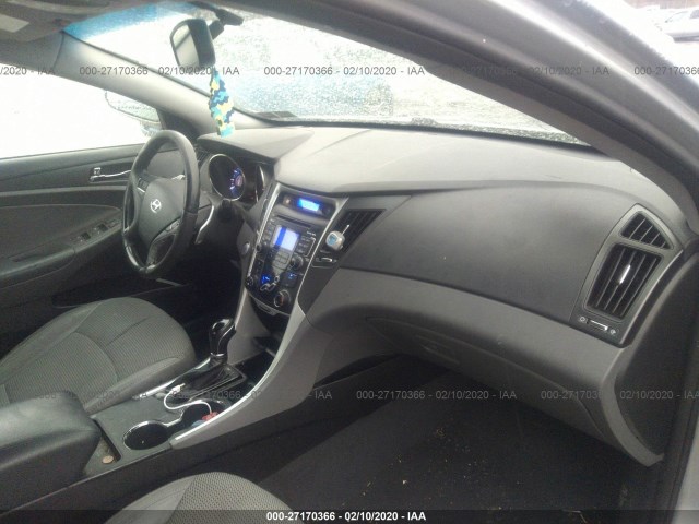 Photo 4 VIN: 5NPEC4AC4BH258637 - HYUNDAI SONATA 