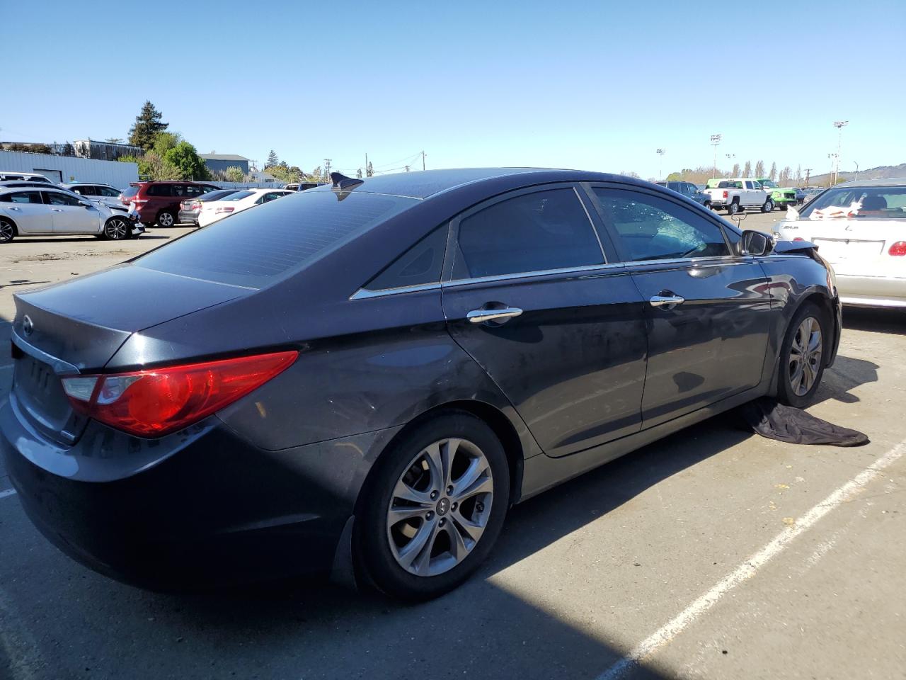 Photo 2 VIN: 5NPEC4AC4BH266558 - HYUNDAI SONATA 