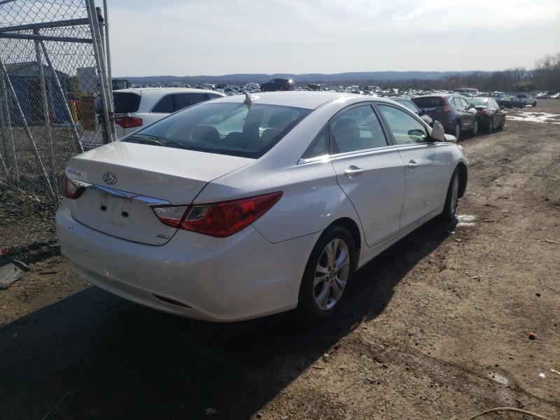 Photo 3 VIN: 5NPEC4AC4BH272862 - HYUNDAI SONATA SE 