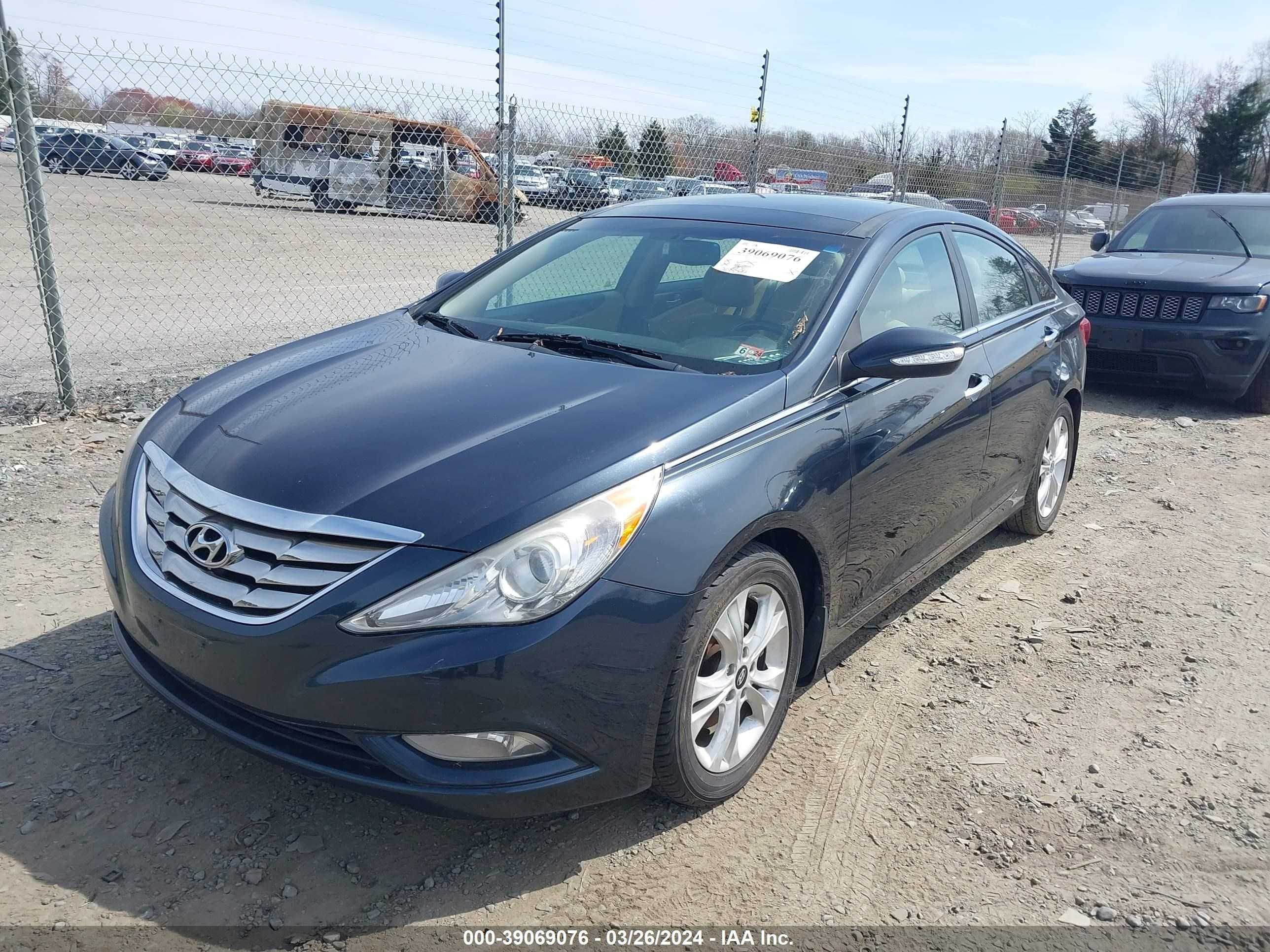 Photo 5 VIN: 5NPEC4AC4CH335749 - HYUNDAI SONATA 