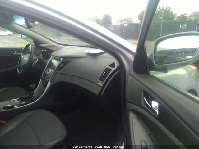 Photo 4 VIN: 5NPEC4AC4CH351644 - HYUNDAI SONATA 