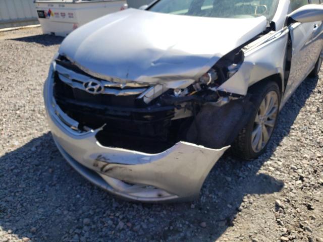 Photo 8 VIN: 5NPEC4AC4CH370503 - HYUNDAI SONATA SE 