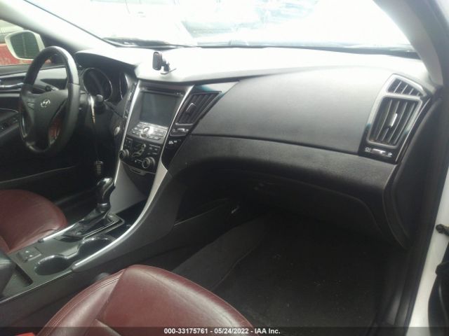 Photo 4 VIN: 5NPEC4AC4CH388127 - HYUNDAI SONATA 