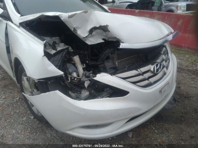 Photo 5 VIN: 5NPEC4AC4CH388127 - HYUNDAI SONATA 