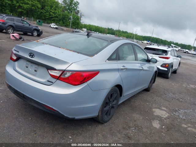 Photo 3 VIN: 5NPEC4AC4CH441084 - HYUNDAI SONATA 