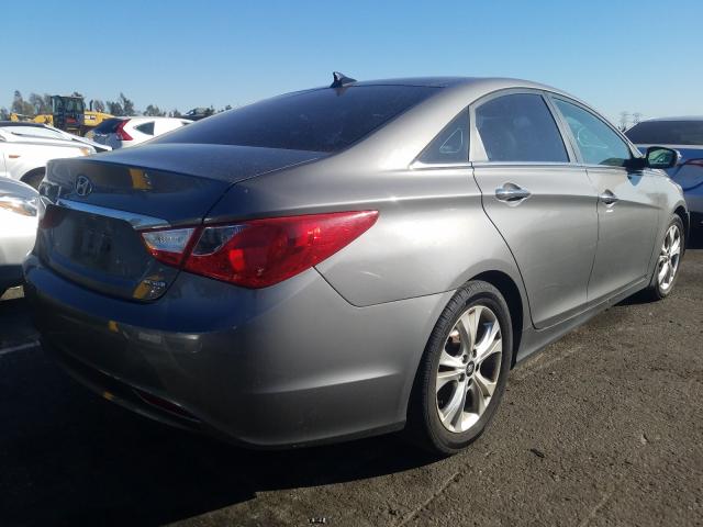 Photo 3 VIN: 5NPEC4AC4CH470570 - HYUNDAI SONATA SE 