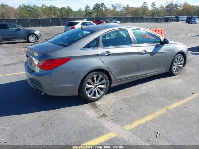 Photo 3 VIN: 5NPEC4AC4CH483674 - HYUNDAI SONATA 