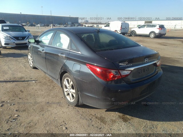 Photo 2 VIN: 5NPEC4AC4DH789582 - HYUNDAI SONATA 