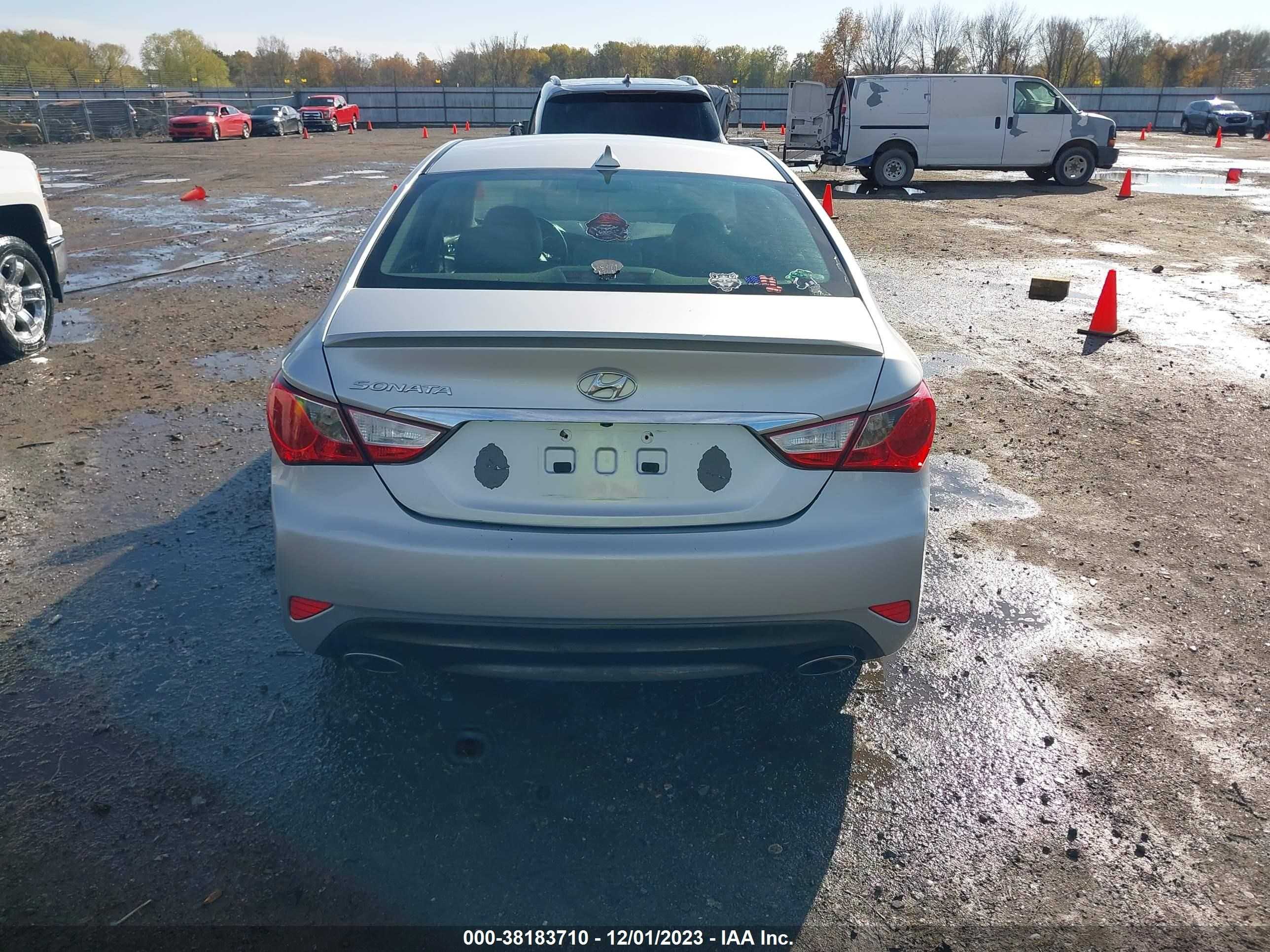 Photo 15 VIN: 5NPEC4AC4EH828463 - HYUNDAI SONATA 