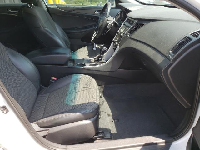 Photo 4 VIN: 5NPEC4AC5BH258839 - HYUNDAI SONATA SE 