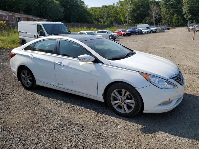 Photo 3 VIN: 5NPEC4AC5CH315235 - HYUNDAI SONATA SE 