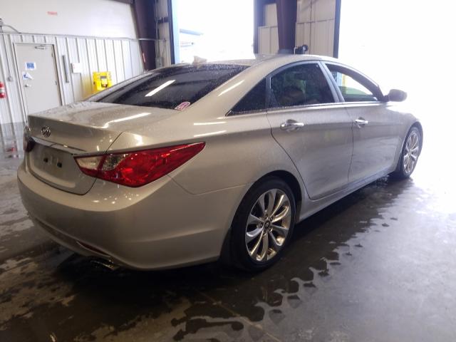 Photo 3 VIN: 5NPEC4AC5CH352026 - HYUNDAI SONATA SE 