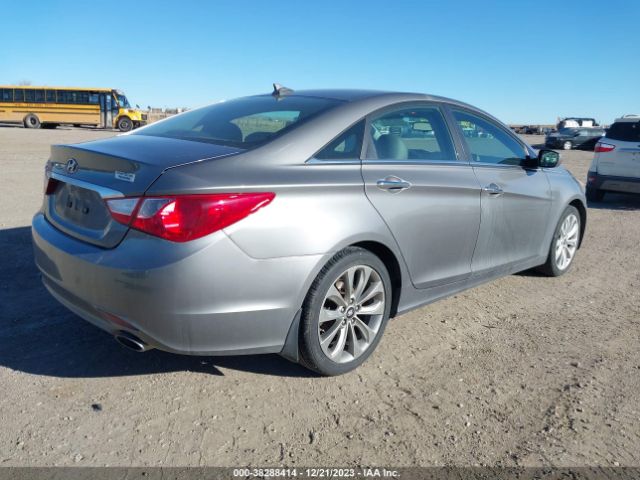 Photo 3 VIN: 5NPEC4AC5CH386399 - HYUNDAI SONATA 