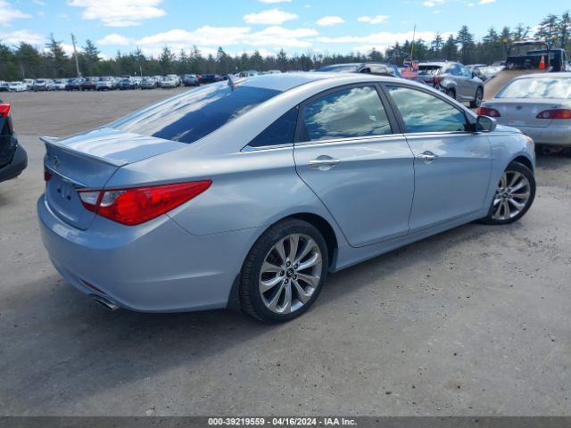 Photo 3 VIN: 5NPEC4AC5CH411611 - HYUNDAI SONATA 