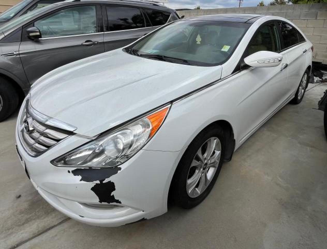 Photo 1 VIN: 5NPEC4AC5CH422401 - HYUNDAI SONATA 