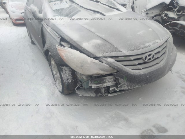 Photo 5 VIN: 5NPEC4AC5CH496420 - HYUNDAI SONATA 