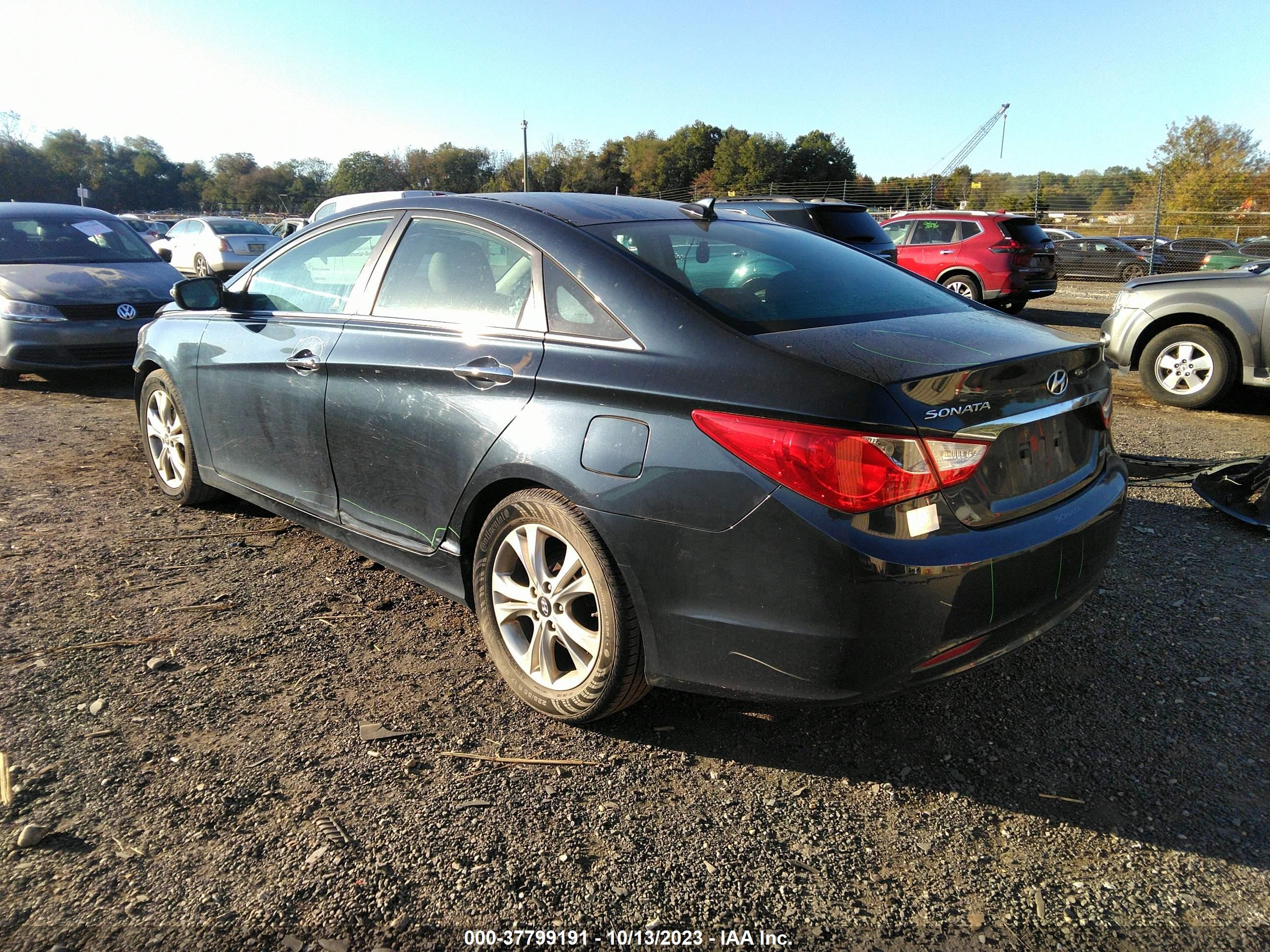 Photo 2 VIN: 5NPEC4AC5DH606948 - HYUNDAI SONATA 