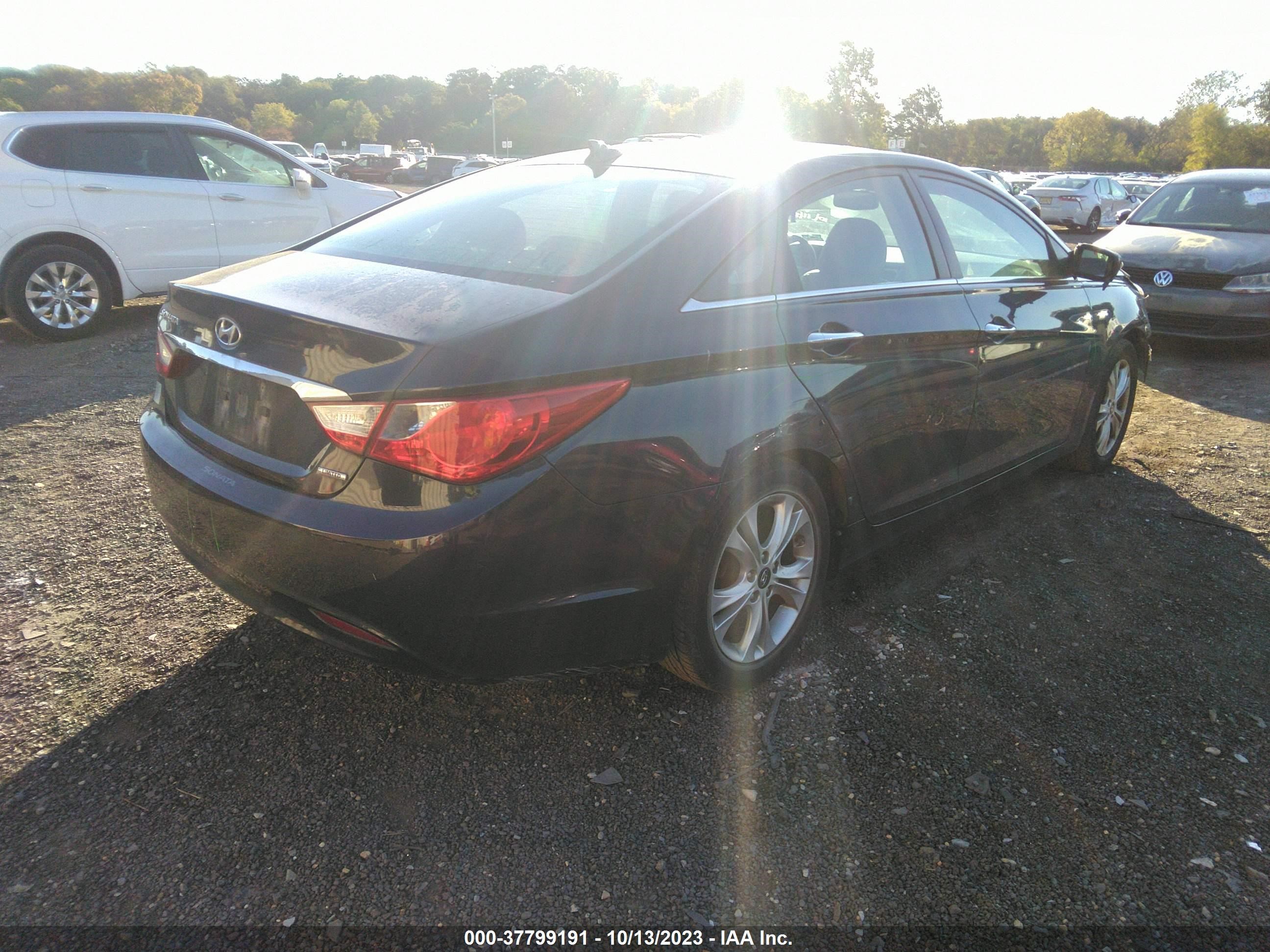 Photo 3 VIN: 5NPEC4AC5DH606948 - HYUNDAI SONATA 