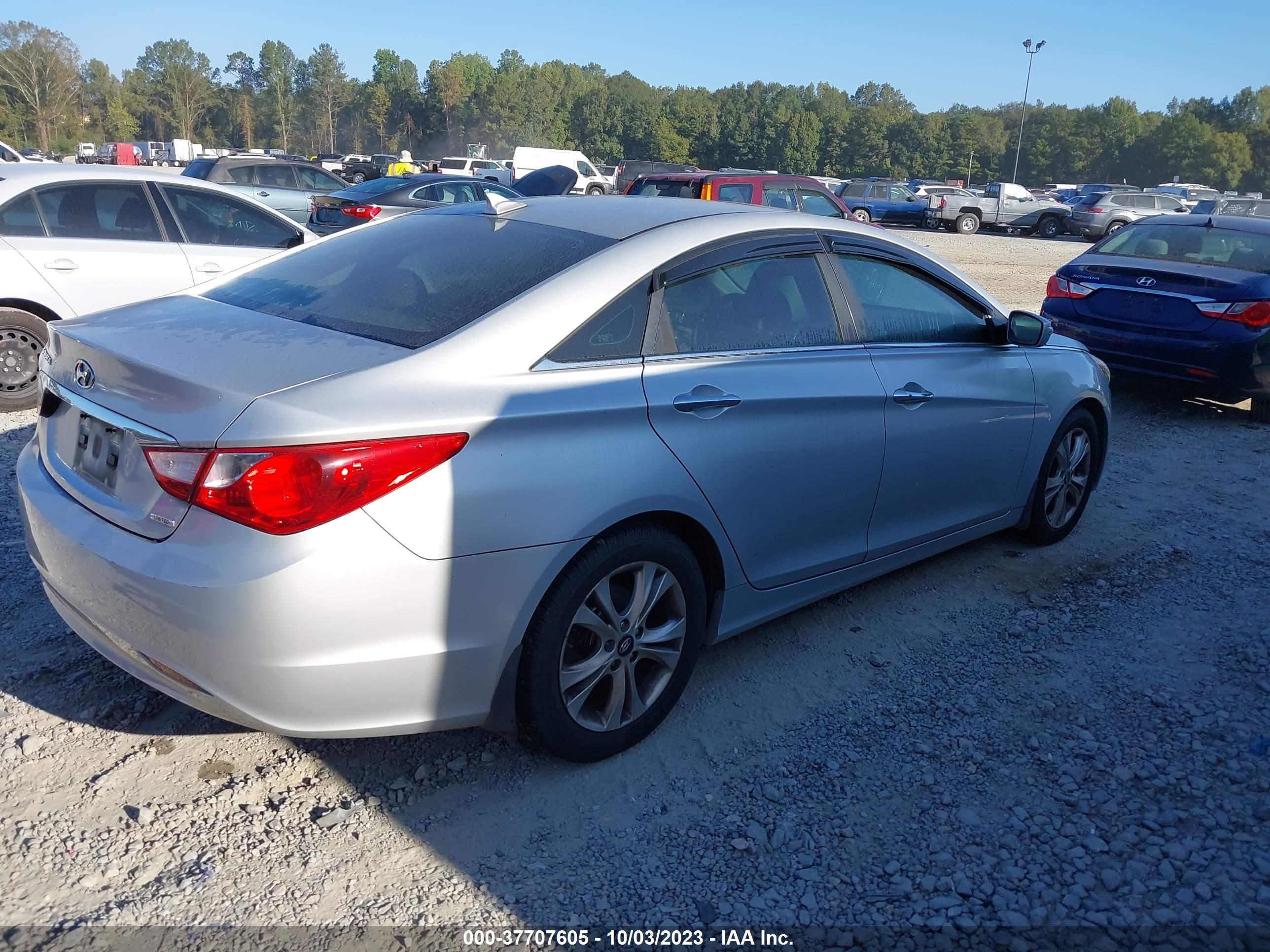 Photo 3 VIN: 5NPEC4AC5DH730086 - HYUNDAI SONATA 